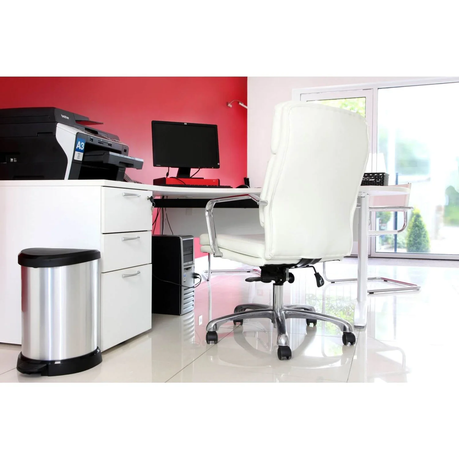 Curver Deco Pedal Bin - 20L - Silver 6 Curver Deco Pedal Bin - 20L - Silver - Image 4